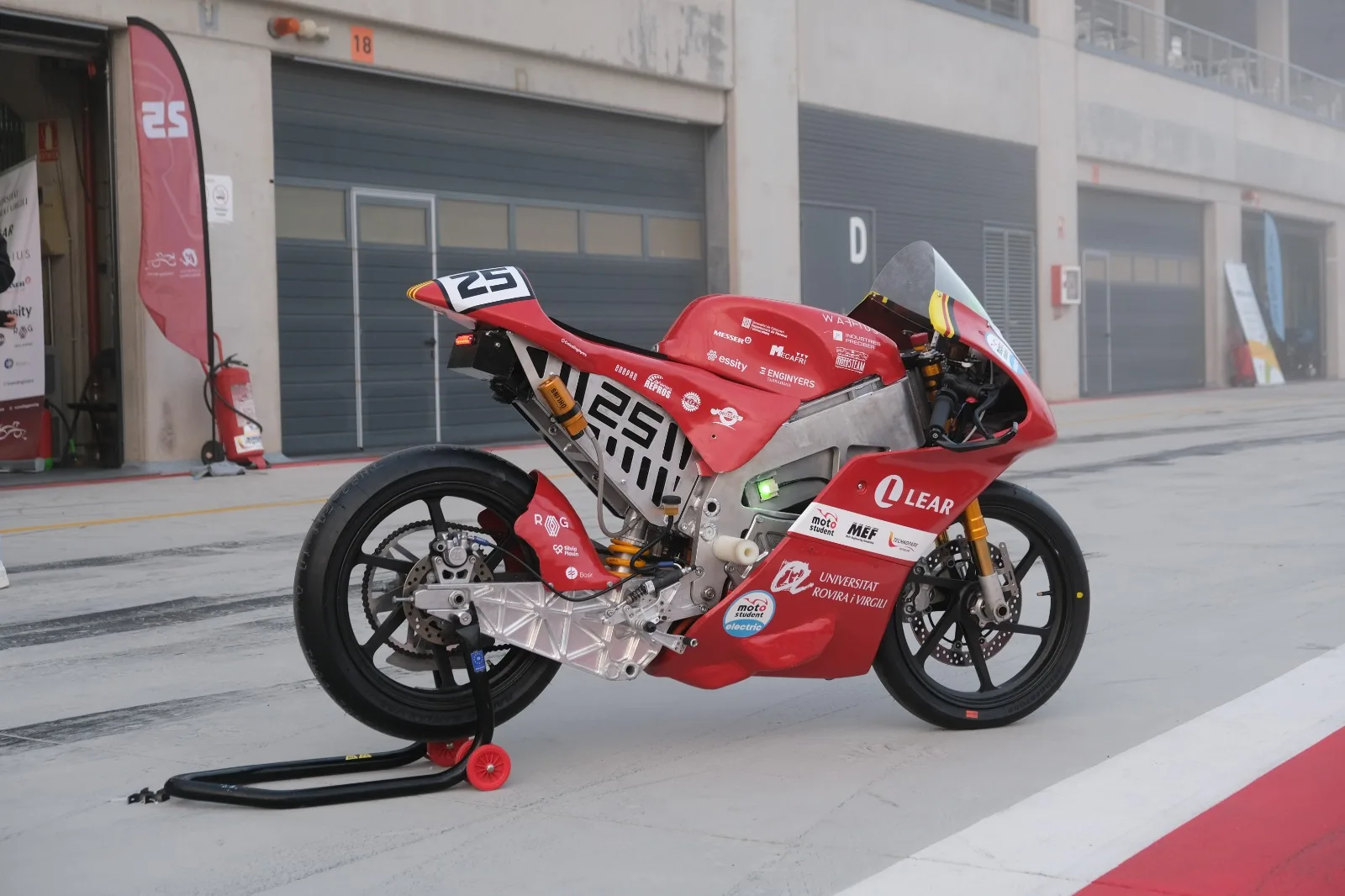 URVoltage Racing builds electric motorcycle with ENEPAQ modules